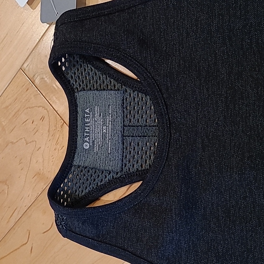 NWT Athleta Caliber Tank - Picture 4 of 10